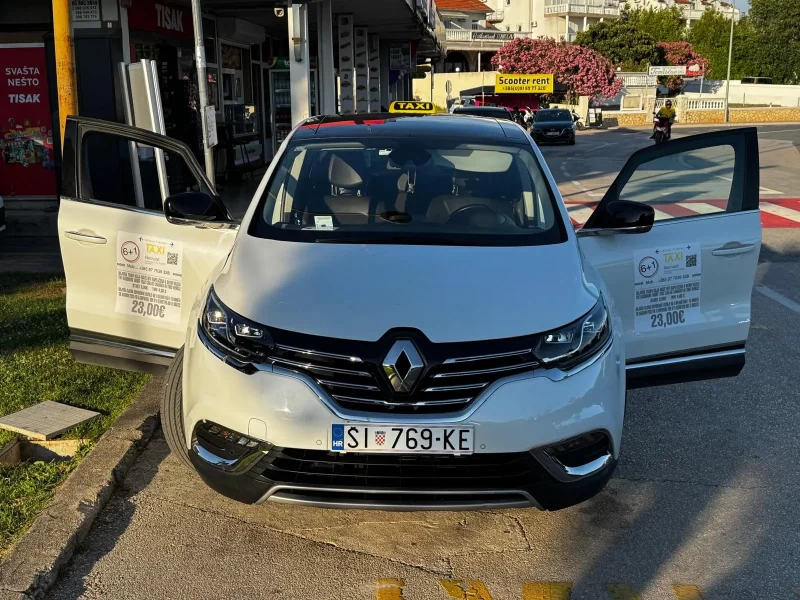 Taxi Vodice - Bernard's Renault Espace on Vodice bus station