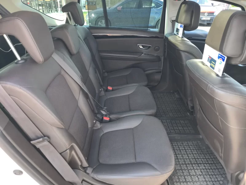 Taxi Vodice - Bernard's Renault Espace interior seats